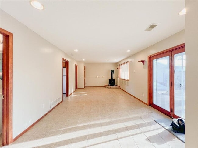 Photo - 11331 W River Rd