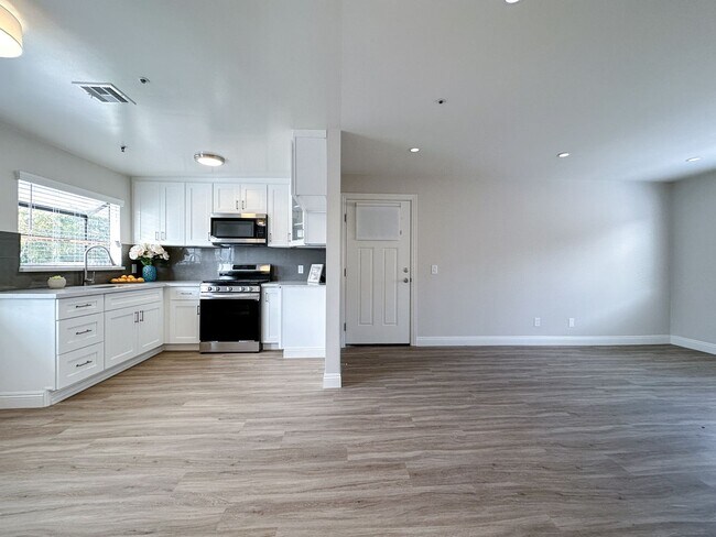 922 Benito Ave Unit B