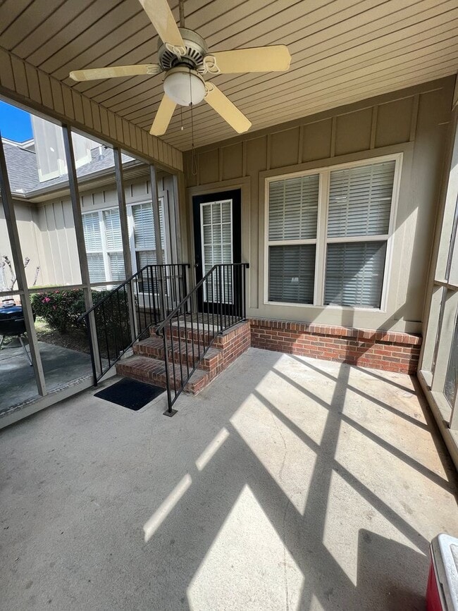 Photo - 1630 Academy Dr