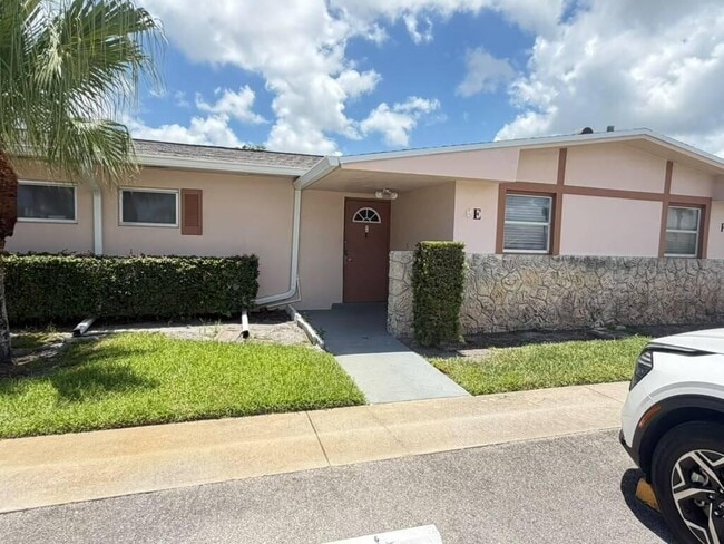 Building Photo - 2727 Dudley Dr W