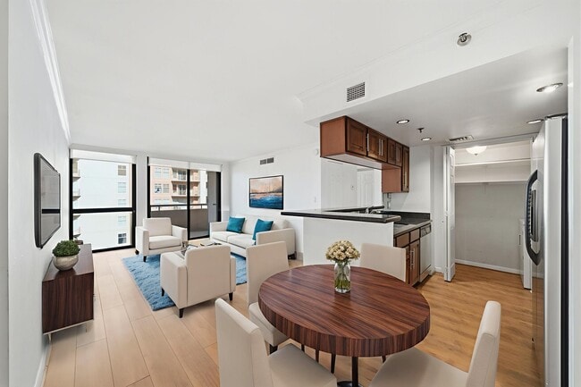 Photo - 3525 Sage Rd Unidad 1014