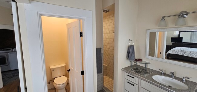 Photo - 563 E 4th Ave # B