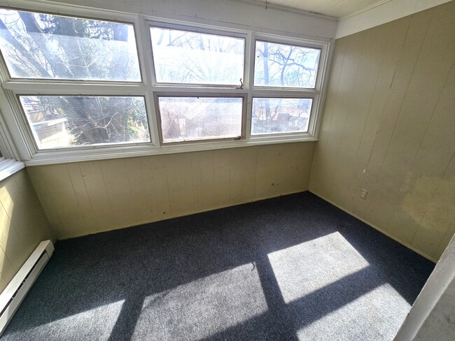 Photo - 333 Grand Ave Unidad 2