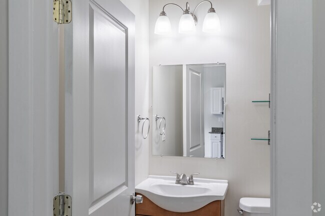 0HAB, 1BA - 617SF - 1618 Bank