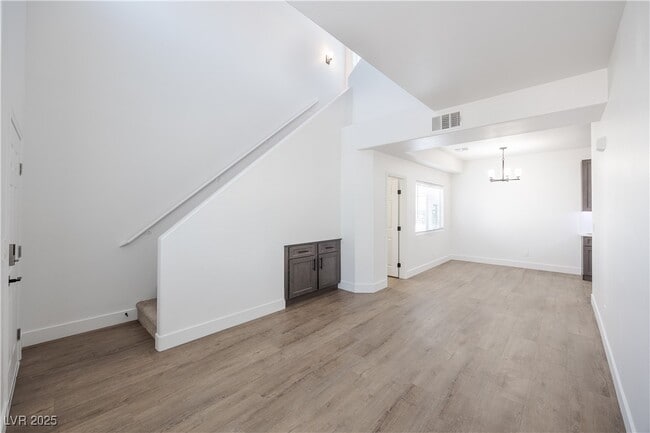 Building Photo - 540 W Horizon Ridge Pkwy Rental