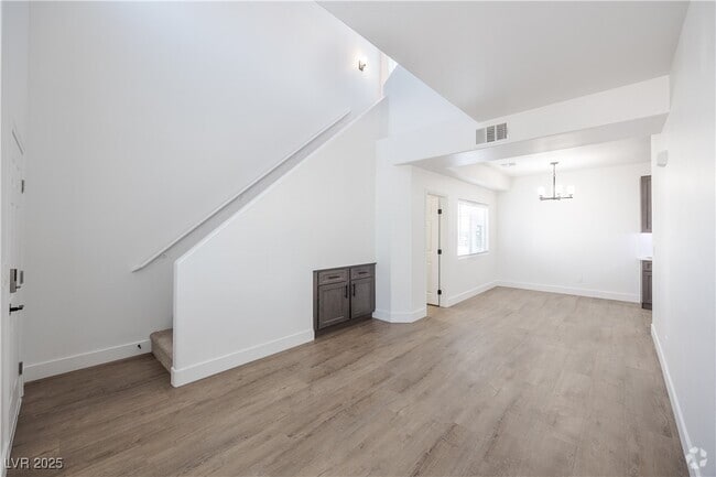 Building Photo - 540 W Horizon Ridge Pkwy Rental
