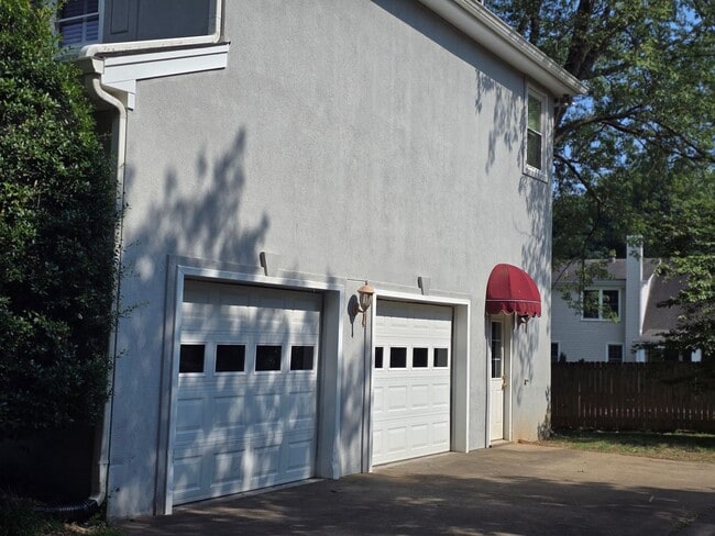 Photo - 2710 Runnymeade Dr
