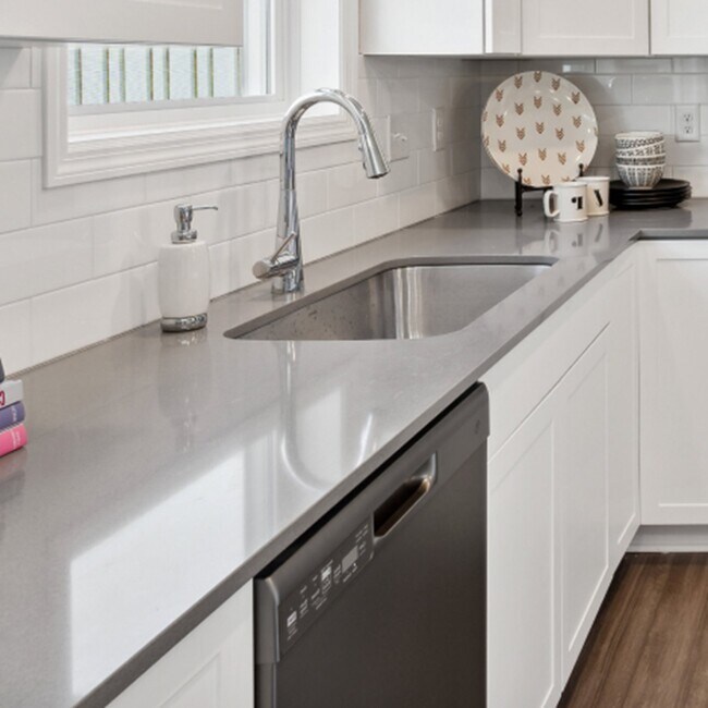 Photo - 1046 Jubert Dr