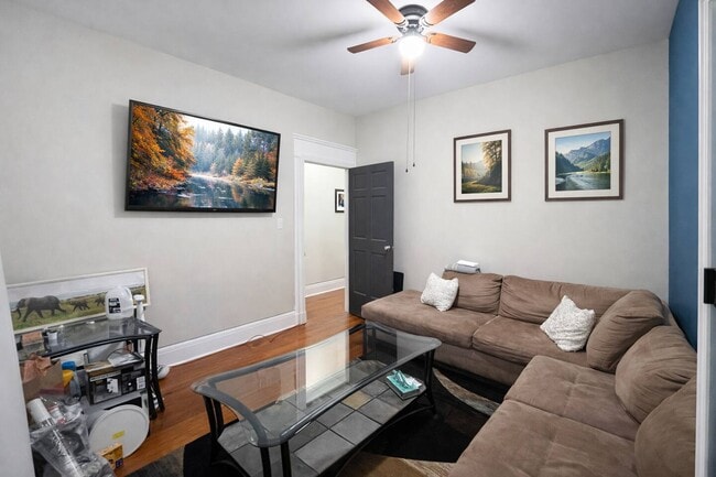 Photo - 816 W Lombard St