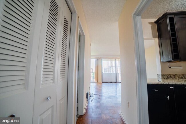 Photo - 4141 Henderson Rd