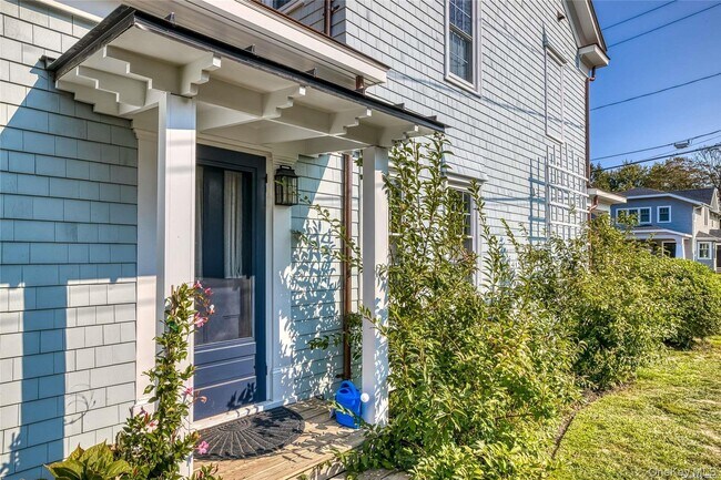 475 Youngs Ave Unit C