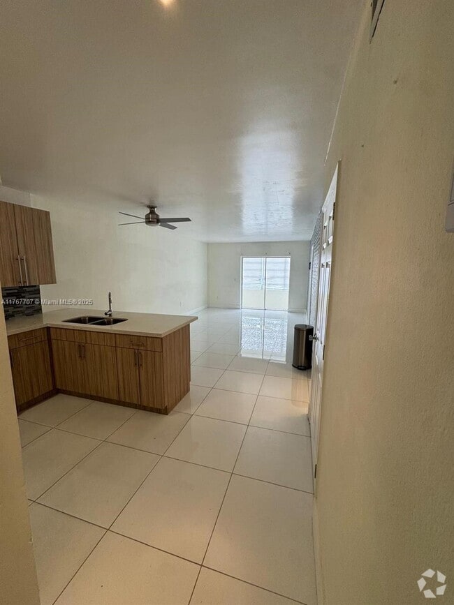 Building Photo - 120 Royal Palm Rd Unit 118 Rental