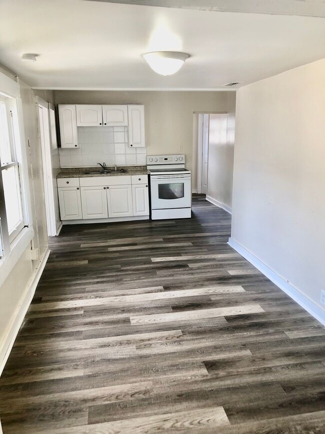 Building Photo - **Gorgeous  (3BR/1BA) Lakeland "Dixieland"... Rental