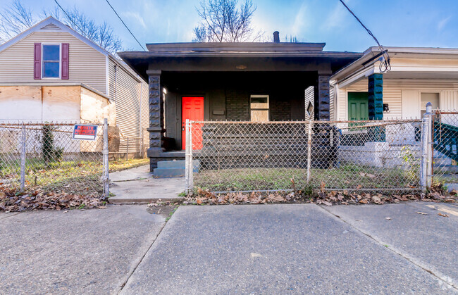 Building Photo - 2306 W Madison St Rental