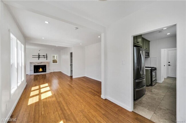 Photo - 2 br, 1 bath House - 2006 Chariton St