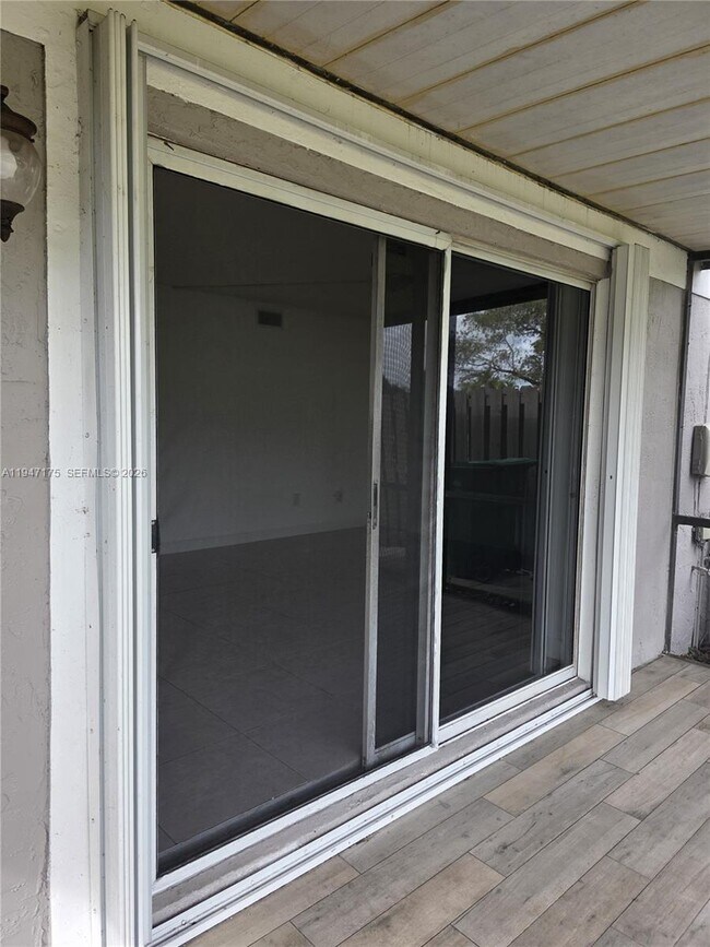 Photo - 4964 SW 121st Ave