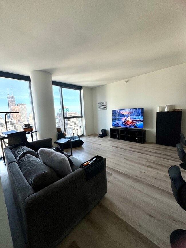 Photo - 88 E Wacker Pl