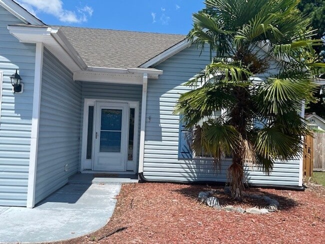 Photo - Charming 1-bedroom, 1-bath apartment in Wilmington, NC offering convenient living with utilities ...