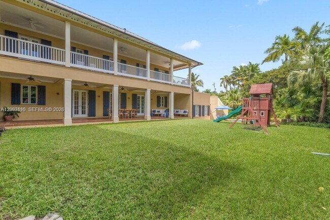 Photo - 685 Harbor Ln