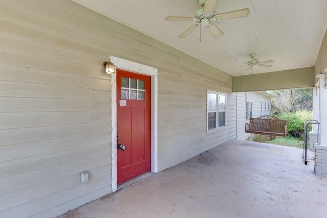 Photo - 1051 Gage Dr