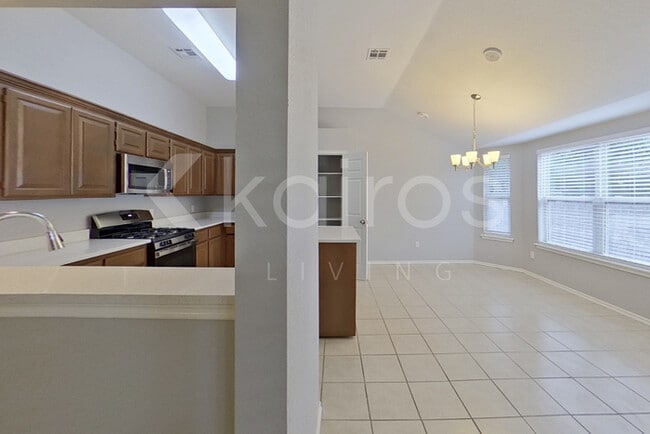 Photo - 912 SE 38th St