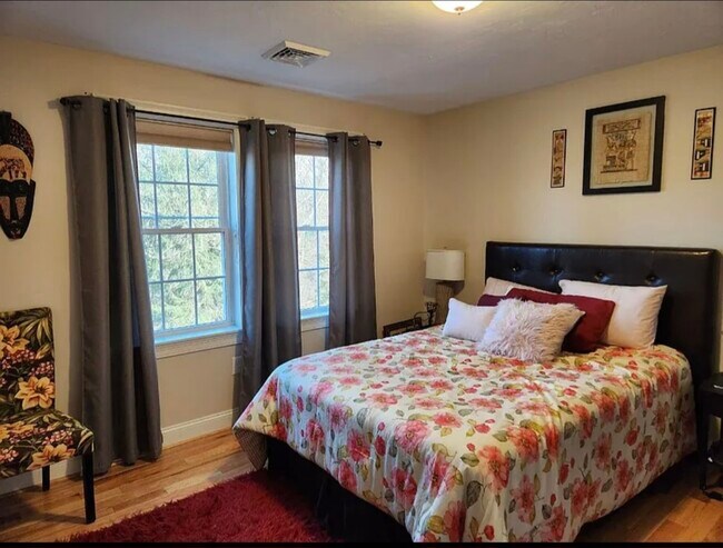 Photo - 21 Pleasant St
