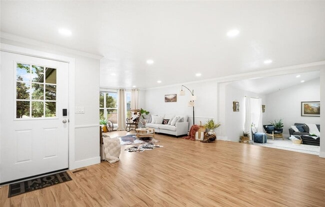 Photo - Grand View Estates - 4bd 4ba 2acres FOR RENT!
