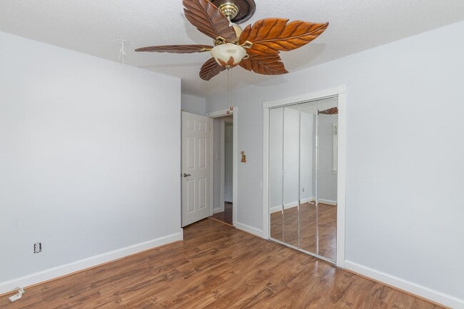 4020 S Crackerneck Rd