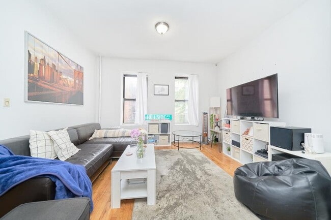 Building Photo - 3 bedroom in NEW YORK NY 10018 Unit 1B Rental