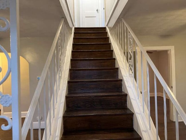 Photo - 2100 Dinwiddie Ave