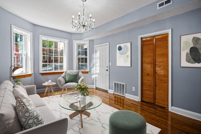 Building Photo - 2423 S Hamlin Ave Unit 1