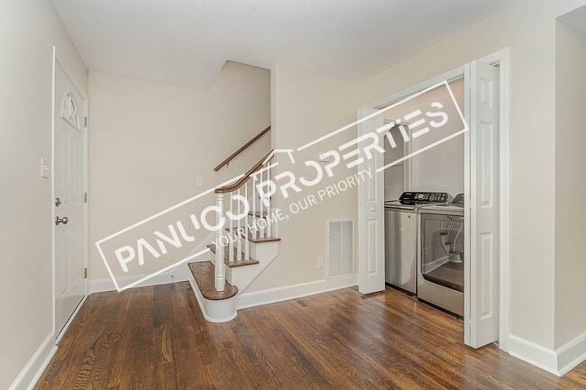 108 Adams St