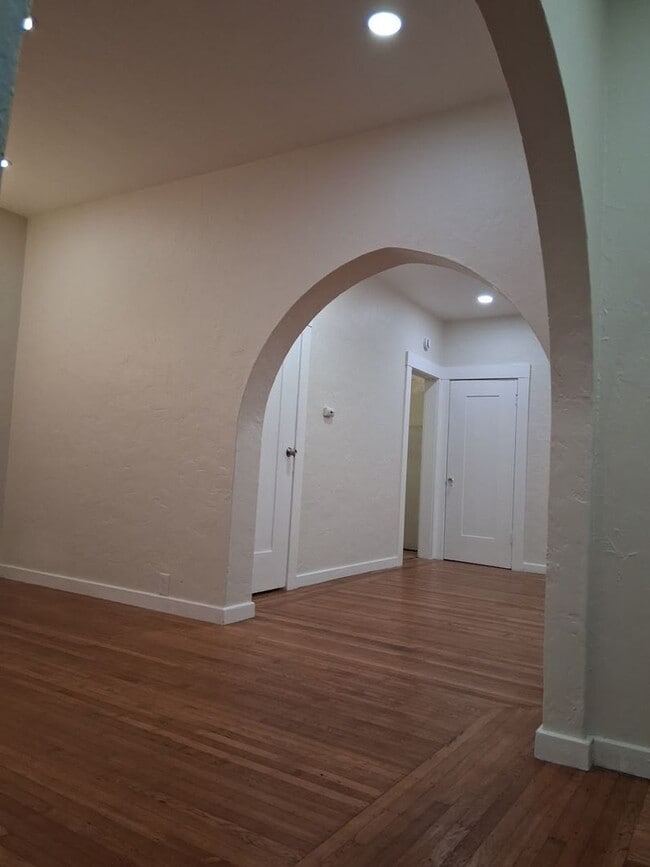 Photo - 522-526 33rd Street Unit 524