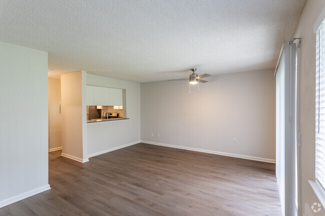 Studio - 500SF - Living Room