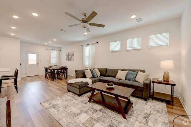 Building Photo - 728 Opossum Trl Unit ID1043155P Rental
