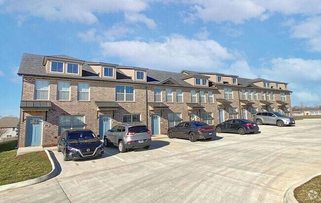 Building Photo - 1000-102 Henry Place Blvd Rental