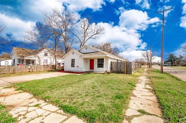 Photo - 701 E College St