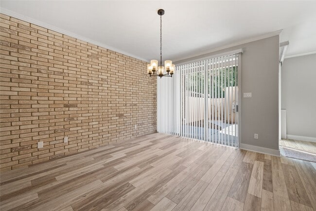 Photo - 2113 Lake Village Dr