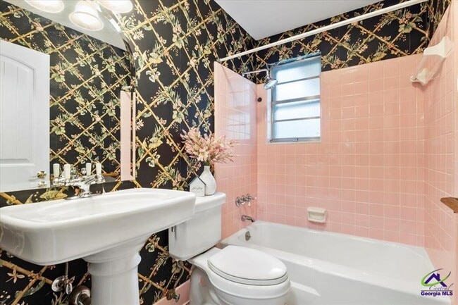 Photo - 201 Marvin Blvd