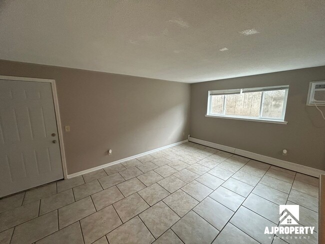 Photo - 3309 S Elmwood Ave Unit 3