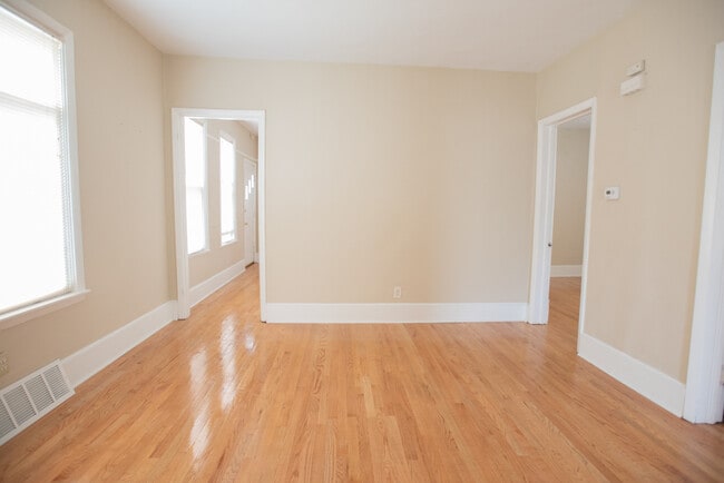 Photo - 2429 N Farwell Ave Apartment Unit Lower