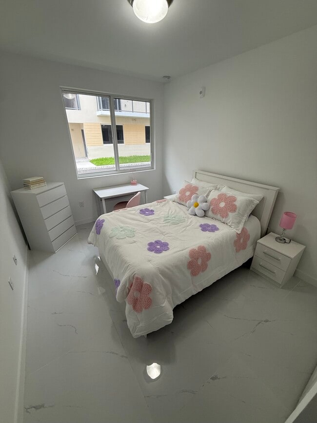 Photo - 810 SW 71st Ave Unit B21