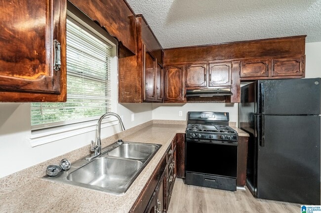 Photo - 3814 Mars Ave