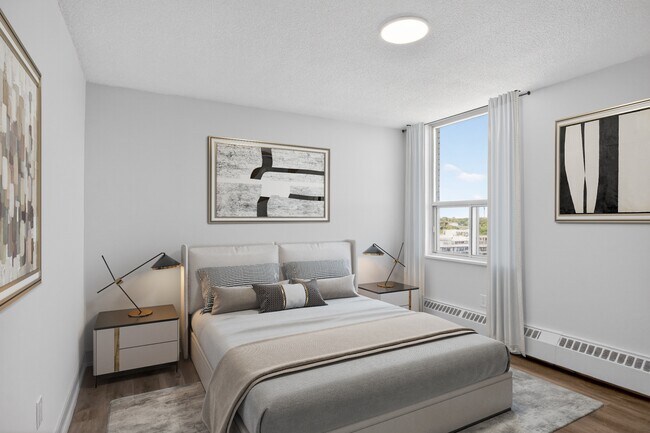 Photo - 77 Davisville