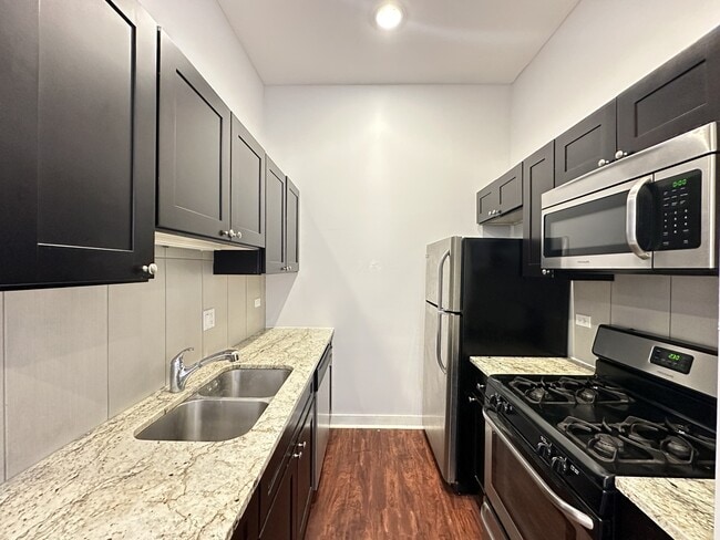 Photo - 2954 W Montrose Ave Unit J00P