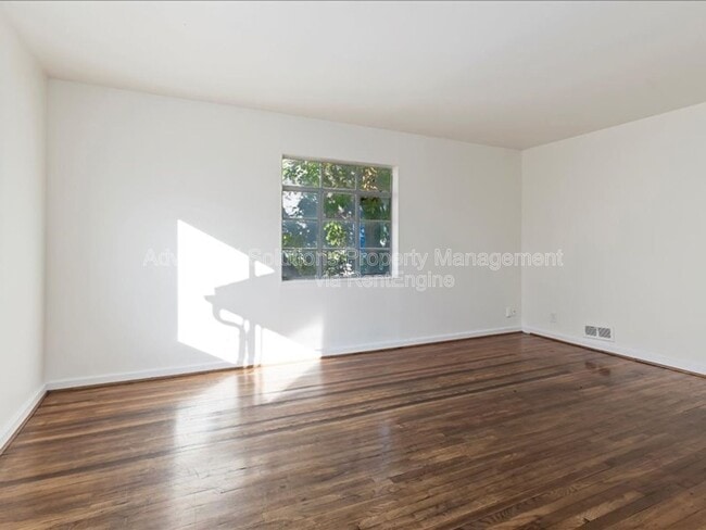 Photo - 1150 Simondi Ave