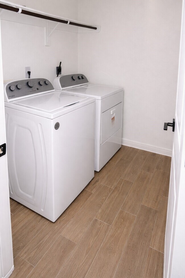 Photo - 8438 Bay Rdg Cir