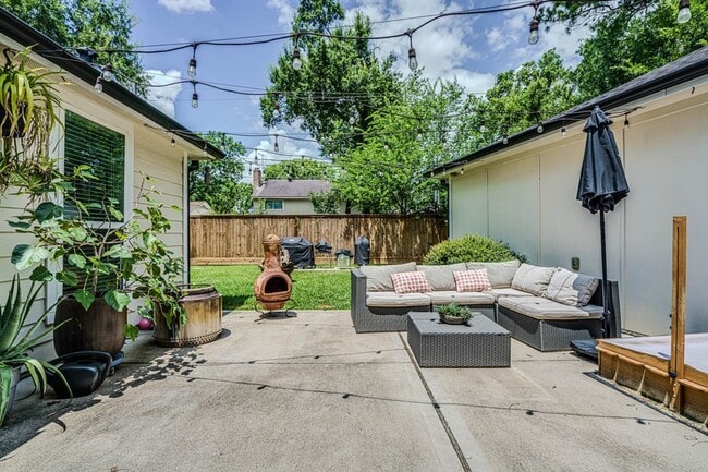 Photo - 715 Thistlewood Dr