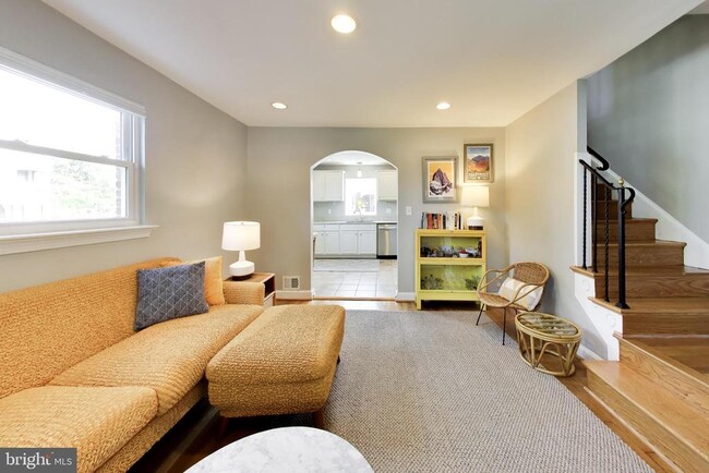 Photo - 130 Wesmond Dr