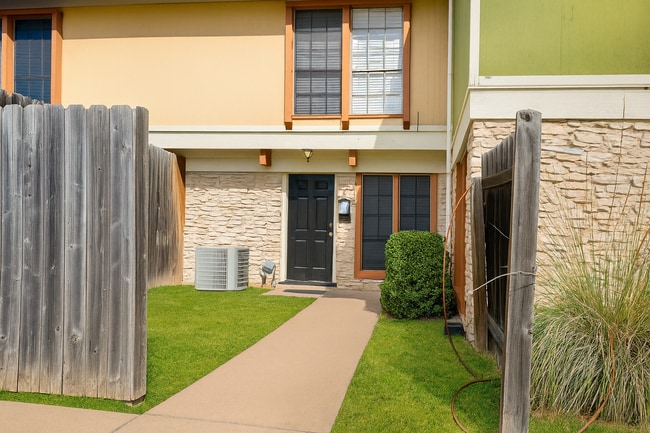 Photo - 7206 Creekside Dr